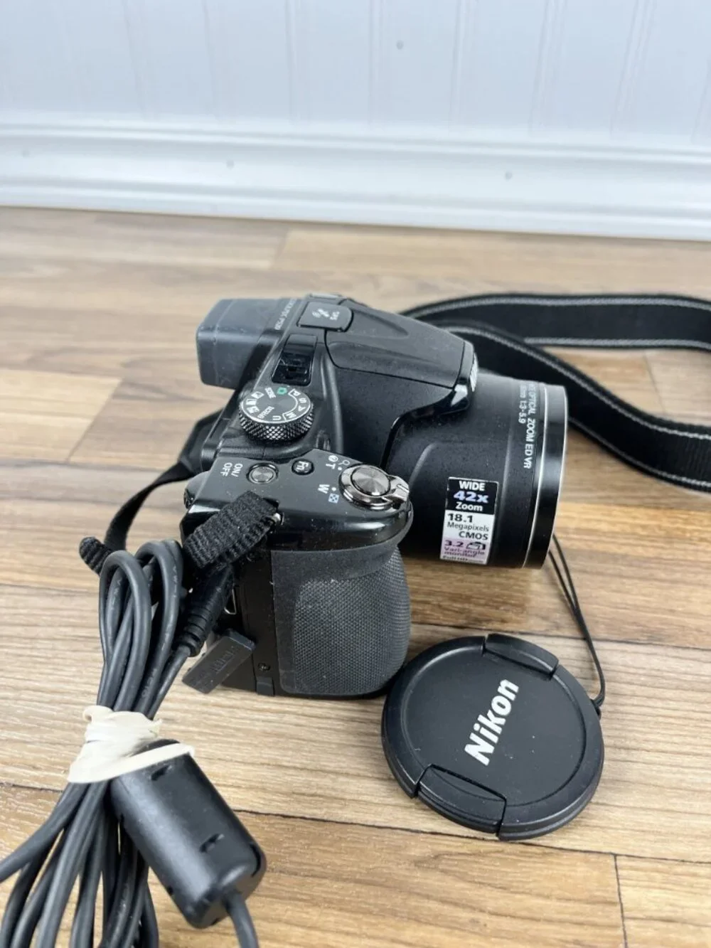Nikon COOLPIX P520 18.1MP Digital Camera Black 42x Optical Zoom (PARTS AS IS)